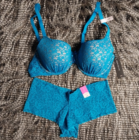 Ambrielle Lace Bra & Panty Set - Picture 1 of 5